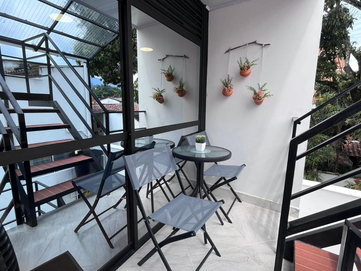 Edificio Santamarta Medellin Hotel Bagian luar foto